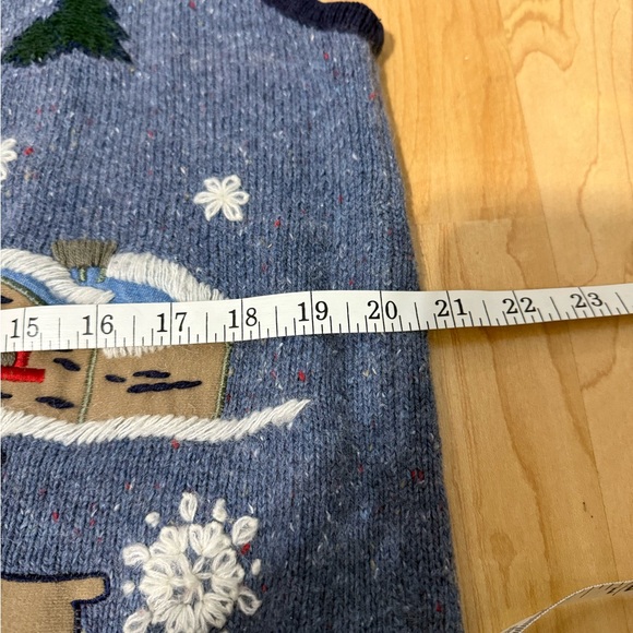 Studio Collection Women Christmas Vest Size L with Christmas design - Picture 11 of 15